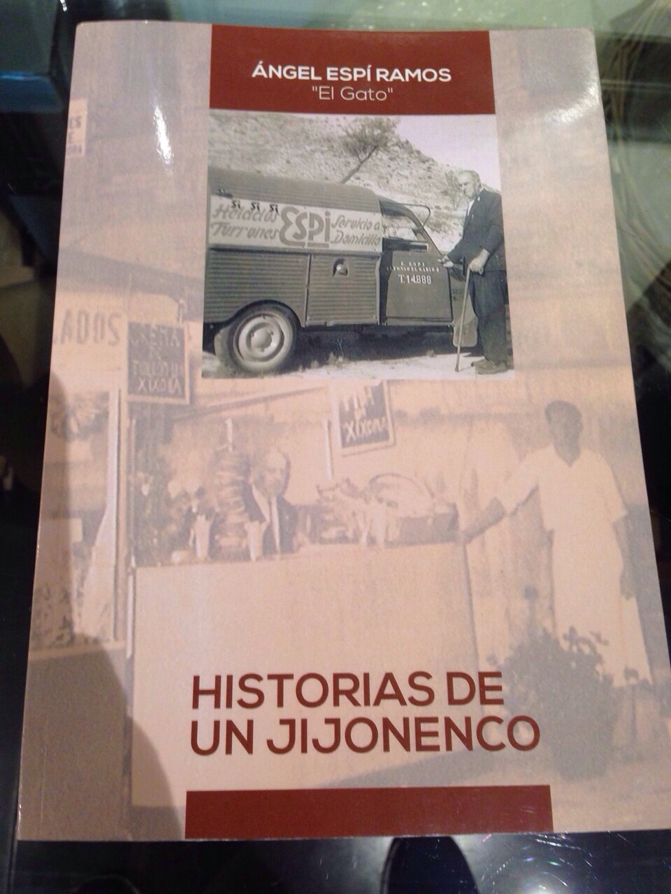 Ángel Espí: «Amb el meu llibre he tret la veracitat del poble de Xixona i de la seua gent»